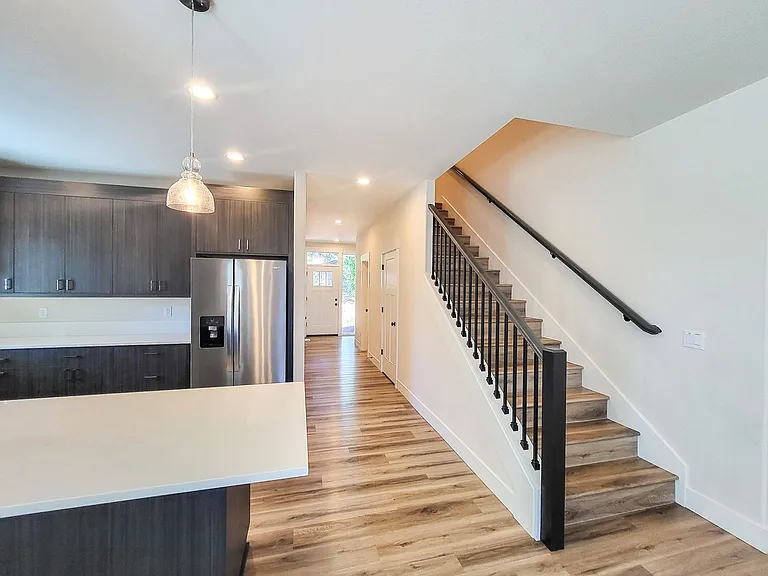 667-669 Boone Rd SE — Photo 5