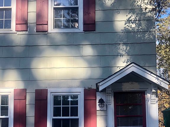 2nd image of 15 Clermont St #1