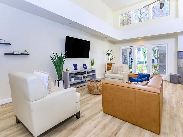 Sun Creek Apartments — Photo 15