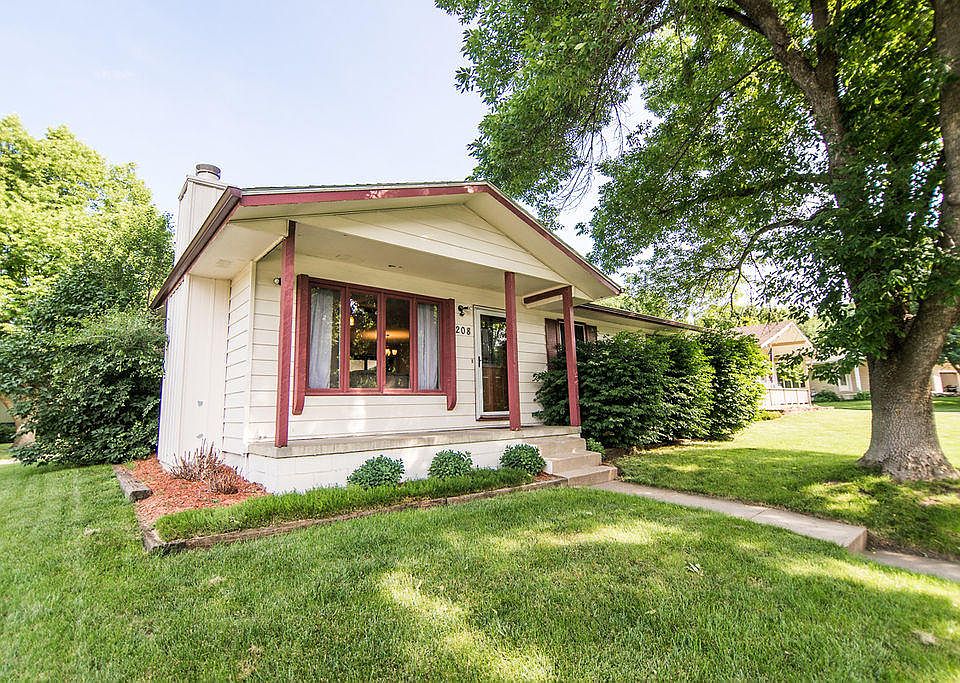 1st image of 208 Fairview Dr