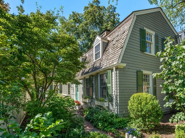 15 Ash St, Cambridge, MA 02138