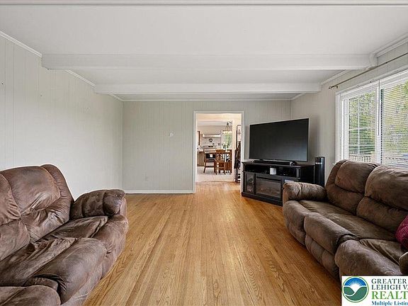 5th image of 1115 Crestview Dr