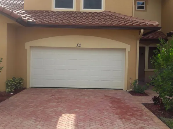 3005 65th Dr Unit 102, Vero Beach, FL 32966