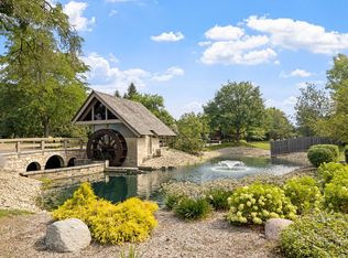 1140 Old Mill Rd APT 201F, Hinsdale, IL 60521