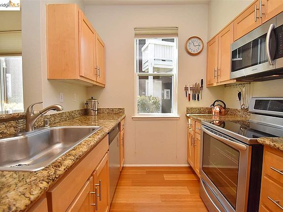 4th image of 193 Bayside Ct