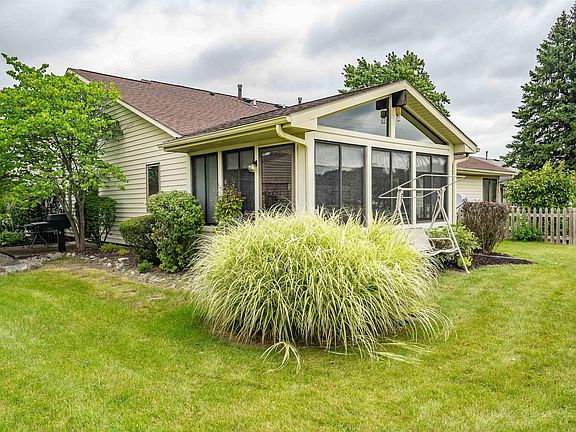 4th image of 4836 Woodmark Dr