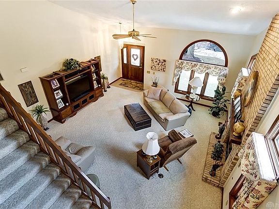 5th image of 7348 Hartcrest Ln