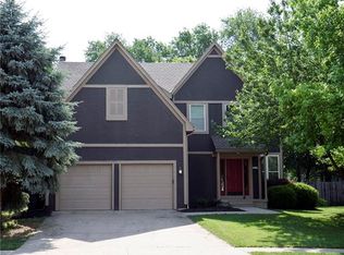 15635 S Lindenwood Dr, Olathe, KS 66062