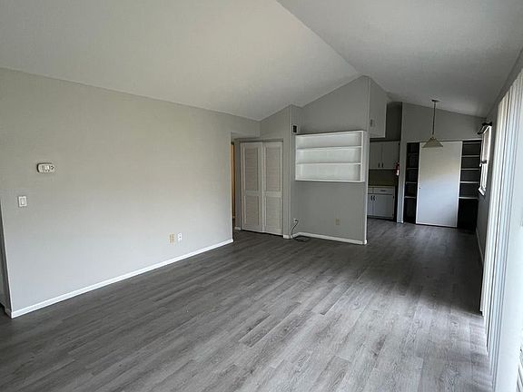 4th image of 726A Garland Cir