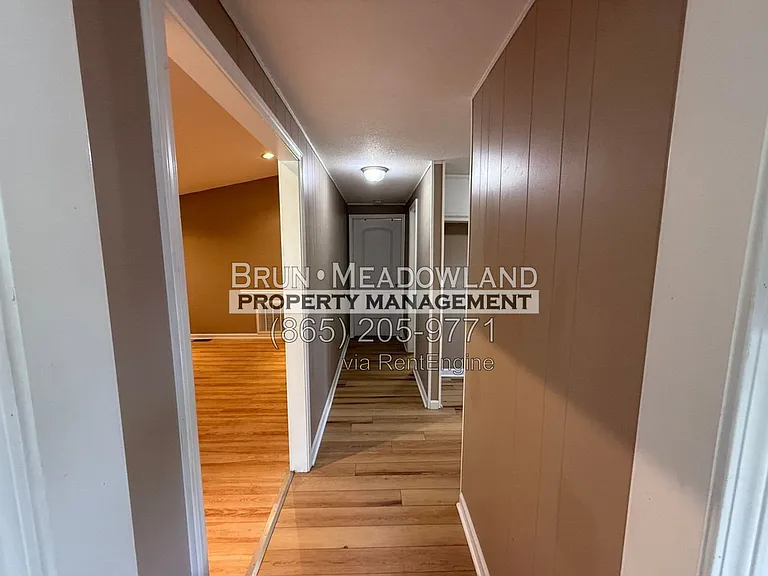 2250 Woodby Ln — Photo 6