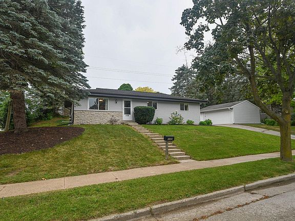 2nd image of 1109 Birch Dr