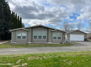 332 Parish Rd, Selah, WA 98942