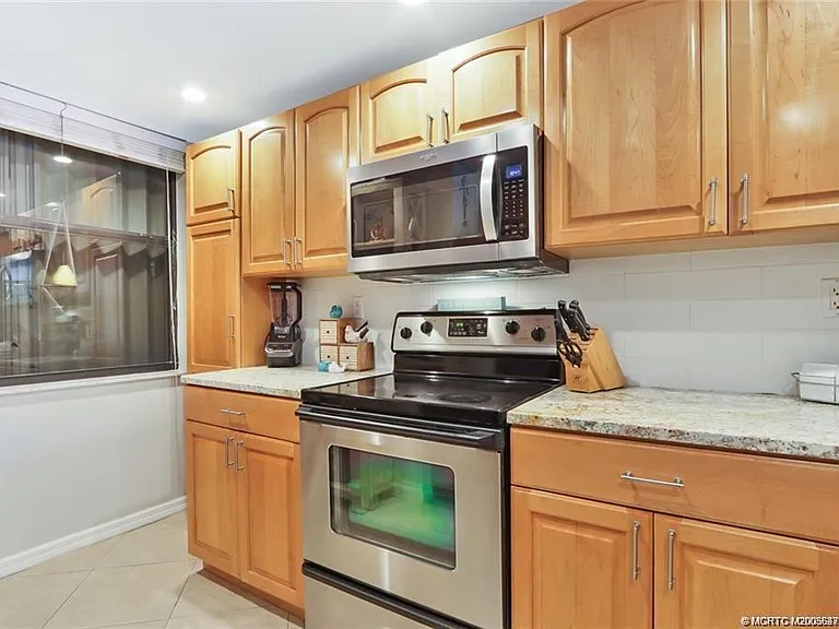 10600 S Ocean Dr #2 — Photo 10