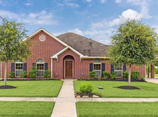 6802 Davy Crockett Dr, Manvel, TX 77578