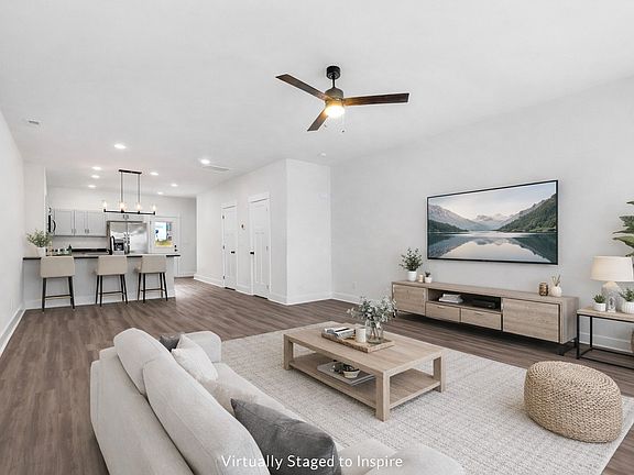 5th image of 140 Front Ridge Cir