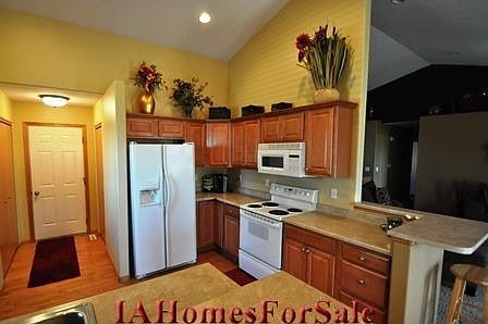 Kitchen open floor plan 