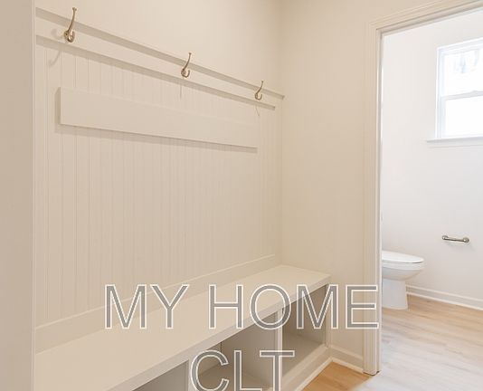 3rd image of 2719 Capitol Dr