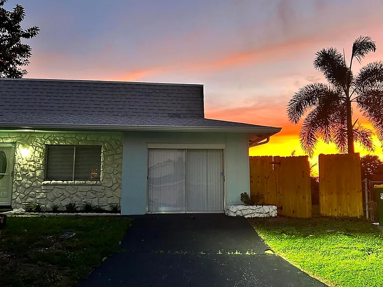 437 Via Palermo Ct — Photo 4