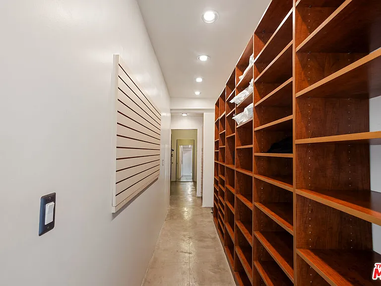 8435 Franklin Ave — Photo 31