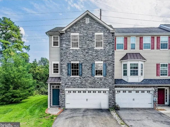 621 S Twin Lakes Blvd, Newark, DE 19711
