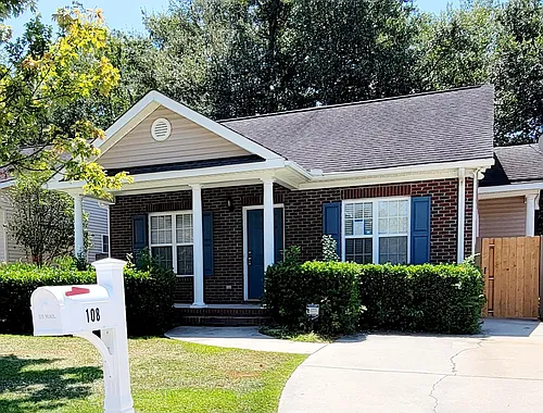 108 Amelia Forest Ln Photo 1