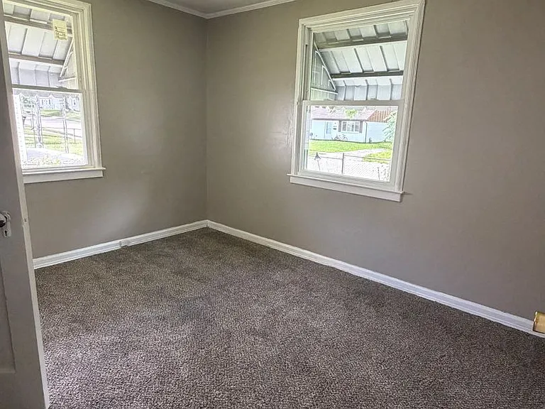 4439 Eichelberger Ave — Photo 9