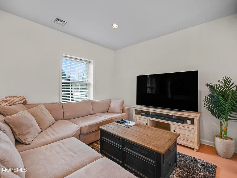 5 Cortland Rd — Photo 8