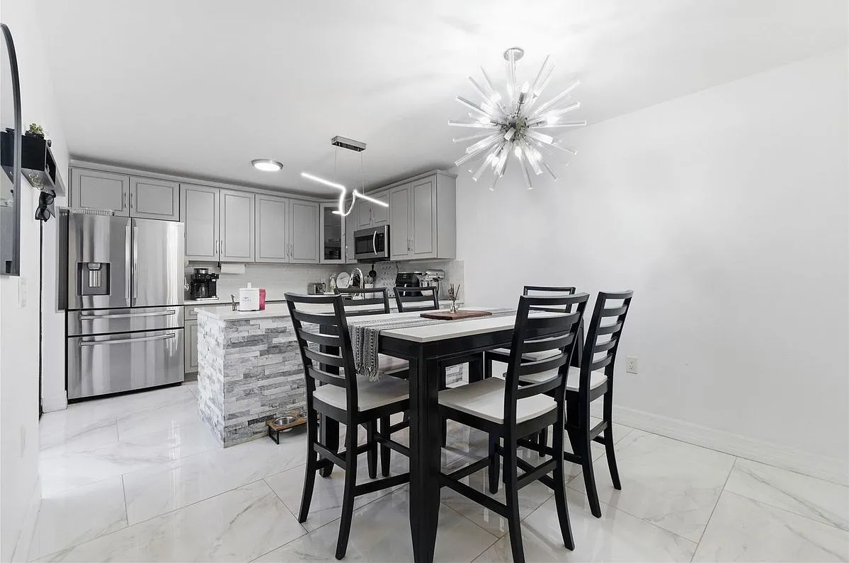 2 bed, 3.0 bath, 1236 sqft, $2,650 — Photo 1