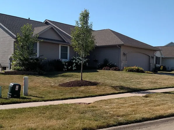 1518 E 6th St, Coal Valley, IL 61240