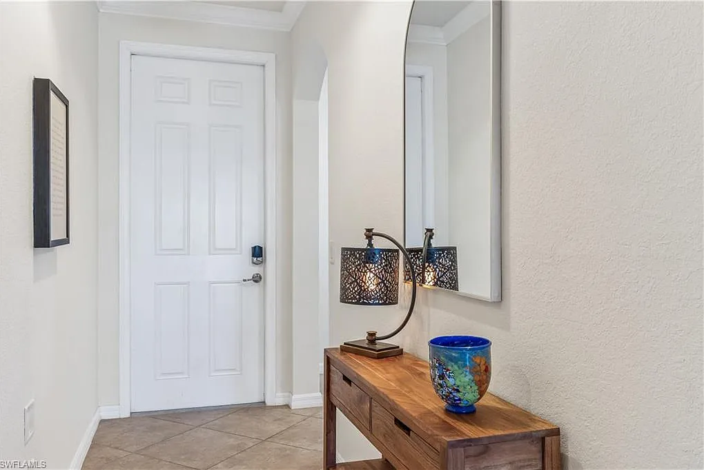 2 bed, 2.0 bath, 1162 sqft, $7,000 — Photo 2