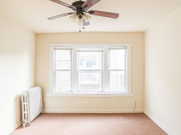 3rd image of 1248 W Montrose Ave APT 221