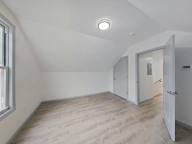170 Sunset Ave — Photo 9
