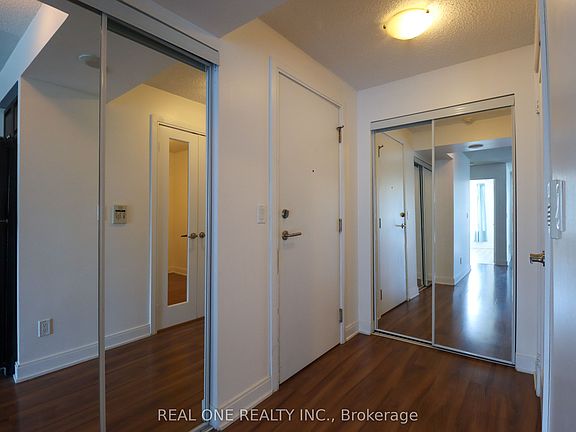 5th image of 330 Burnhamthorpe Rd W Unit 801