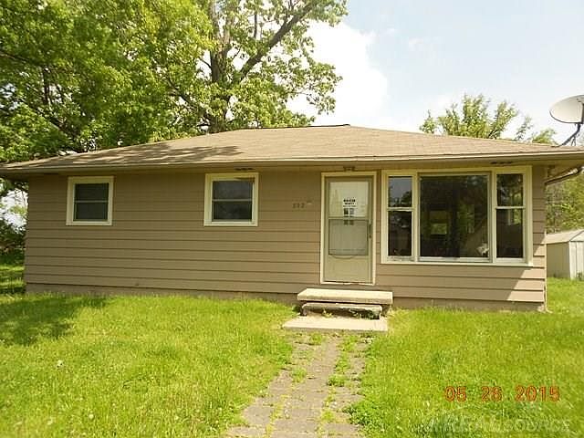 1st image of 392 S Parkway Dr