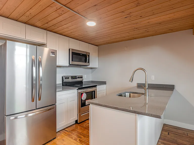 556 Atwells Ave — Photo 25