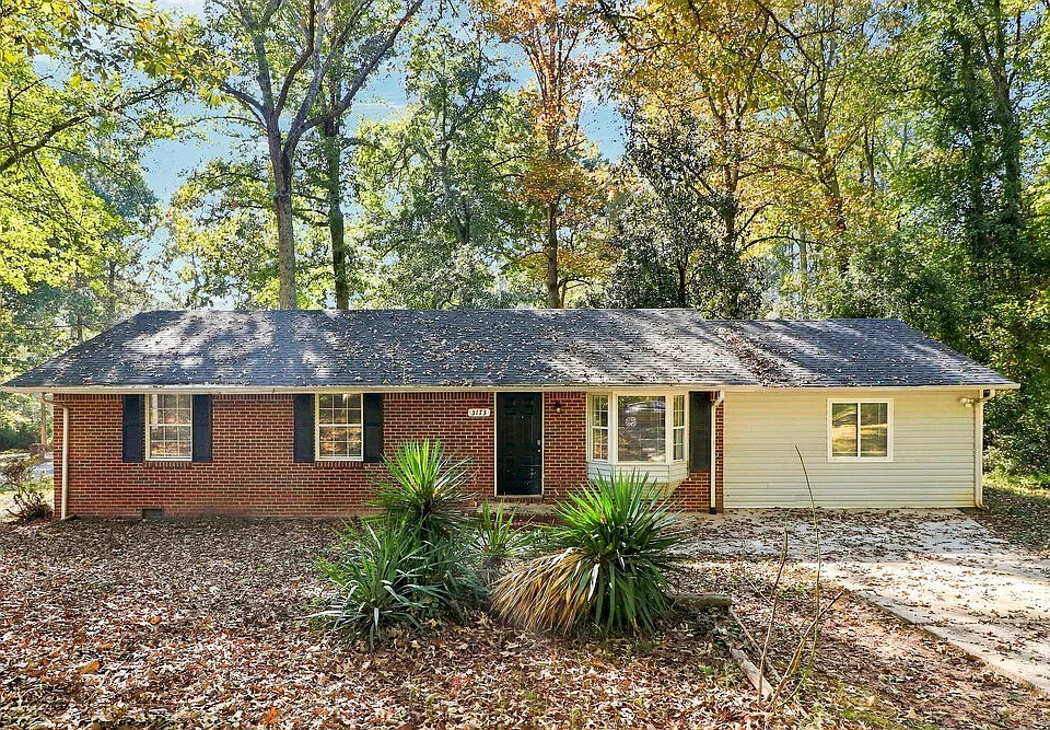 3173 Fern Valley Dr SW