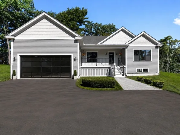 77 Farm St, Wakefield, MA 01880