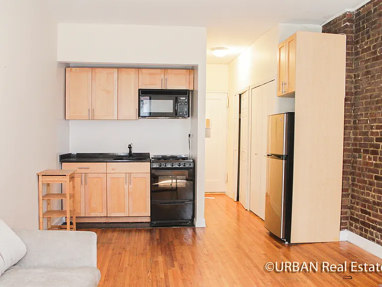 150 E 84th St #5P — Photo 8