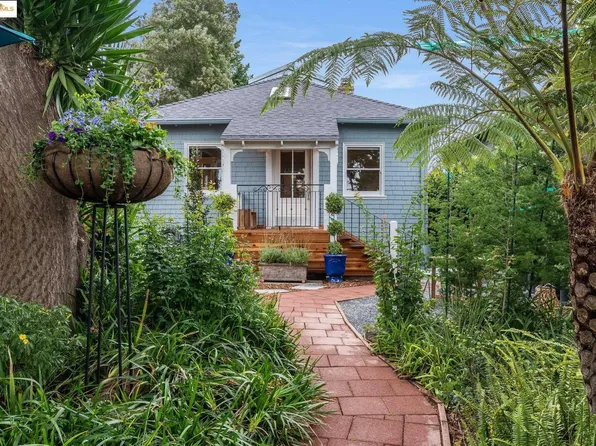 2222 Carleton St, Berkeley, CA 94704