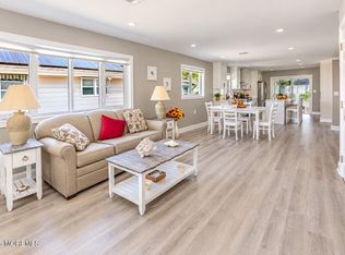 15 Mount Logan Ln, Toms River, NJ 08753