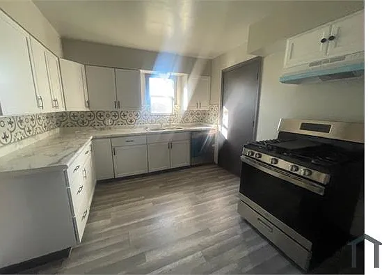 3 bed, 1270 sqft, $1,599 — Photo 4