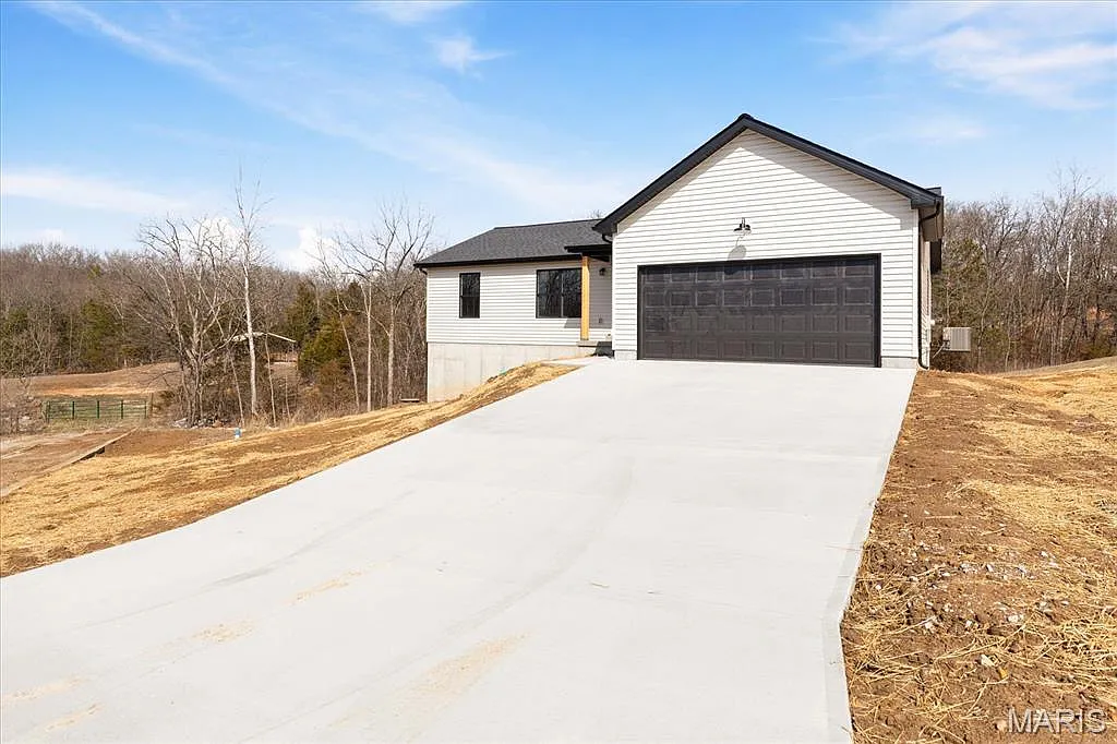 23 Timberline Dr photo 1