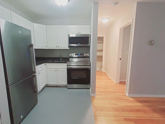 3rd image of 637 Cove Rd Unit C19