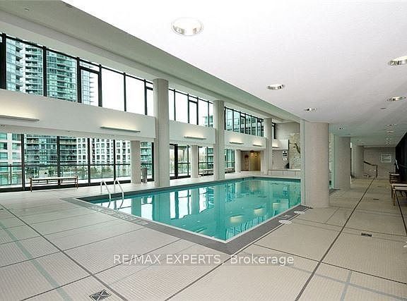 4th image of 215 Fort York Blvd #1605