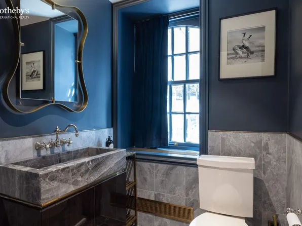 241 East 48th Street image 19 of 20