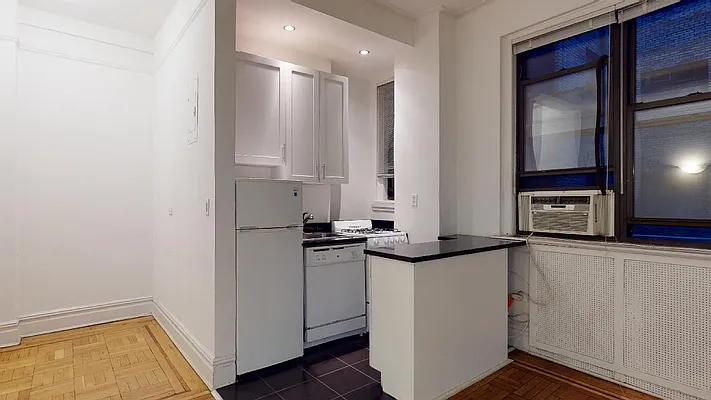 Rented by Bond New York | media 10