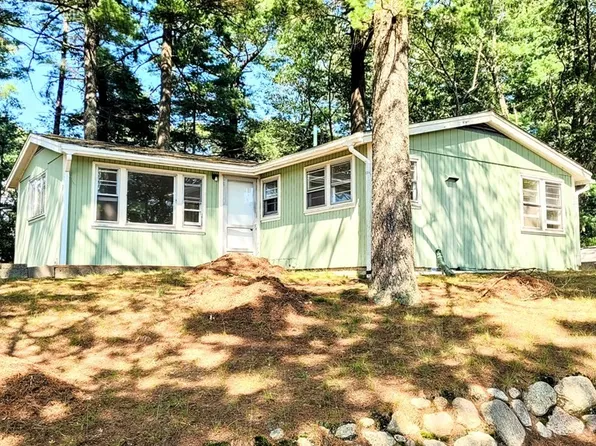 13 Old Glen Charlie Rd, Wareham, MA 02571