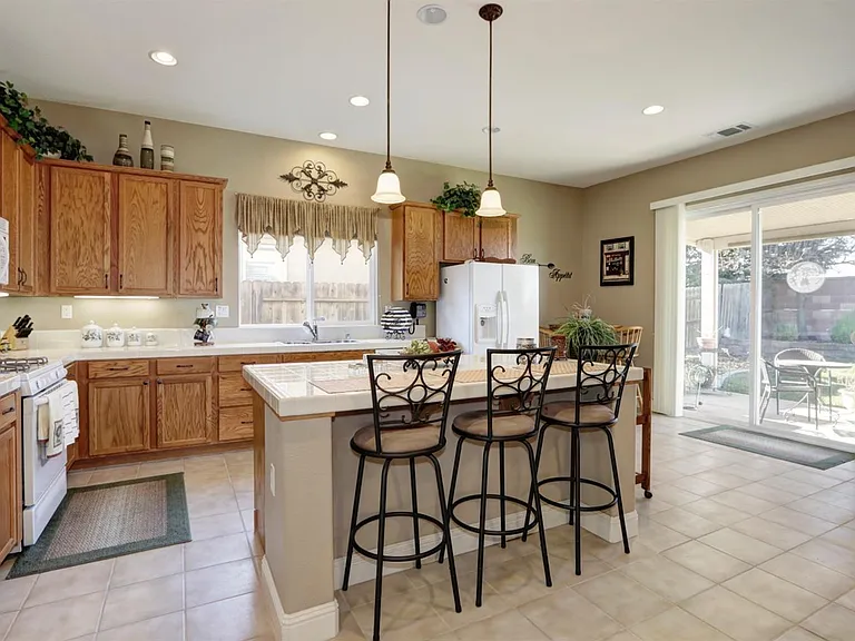 11733 Corino Way — Photo 9