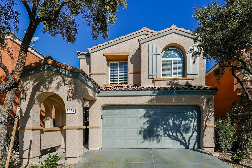 3 bed, 2.5 bath, 1569 sqft, $2,085 — Photo 1