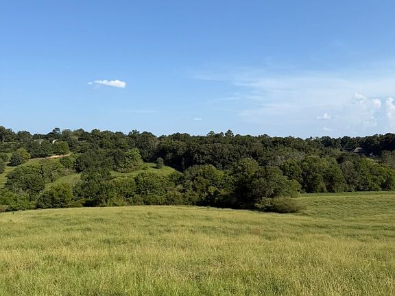 3rd image of 6056 Red Hollow Rd